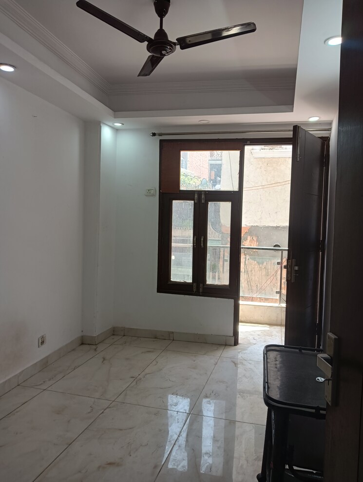 Room, govindpuri 3 Bedroom 1000 Sq.Ft. Builder Floor In Govindpuri Delhi 8638174