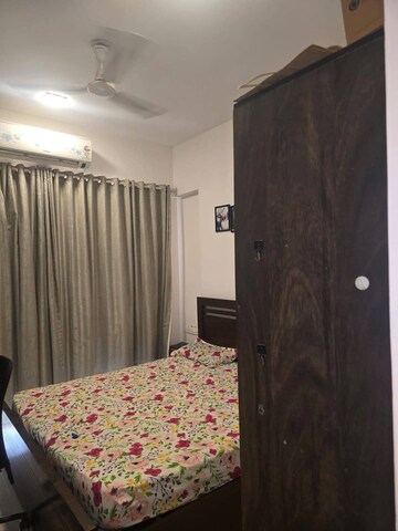 Bedroom in 2 BHK Apartment at JP Decks, Goregaon East – for Rent
