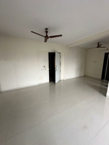 Room in 3 BHK Apartment at Ashwamedh Ashwa Platinum, Mulund West – for Sale