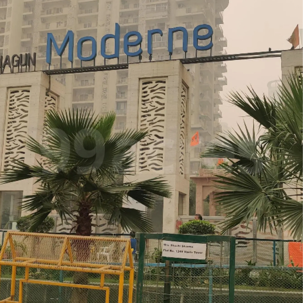 3 BHK 2070 Sq.Ft. Apartment in Mahagun Moderne Low Rise