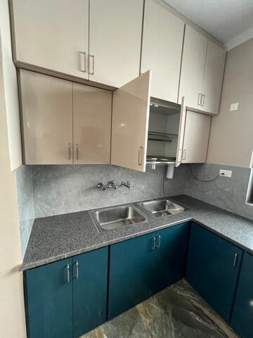2 BHK Builder Floor For Rent in Sector 10a