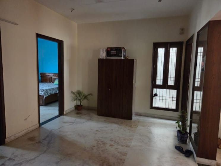 Room, sector 46 2 Bedroom 1200 Sq.Ft. Builder Floor In Sector 46 Gurgaon 8638256