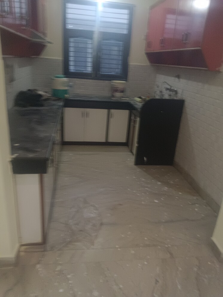 Room, sector 9 3 Bedroom 1850 Sq.Ft. Builder Floor In Sector 9 Gurgaon 8638245