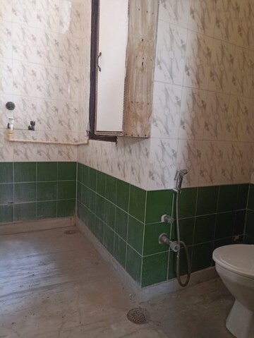 Bathroom in 2 BHK Villa at Sector 31 – for Rent