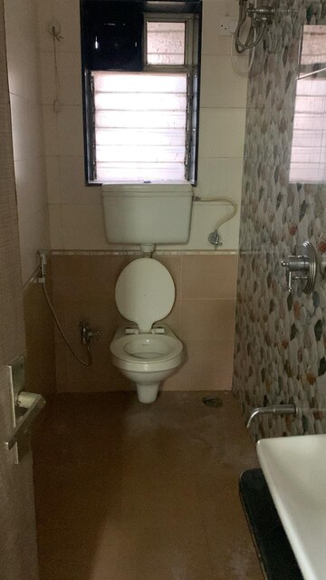 Bathroom in 1.5 BHK Apartment at Sierra Towers, Kandivali East – for Sale