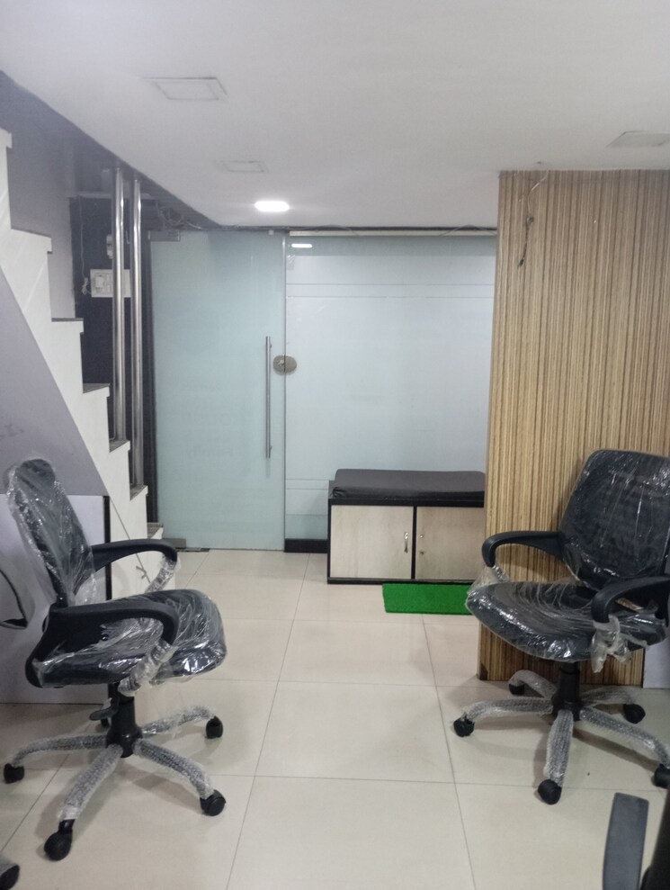 Team Area, haware-fantasia Commercial Office Space 500 Sq.Ft. In Vashi Sector 28 Navi Mumbai 8638335