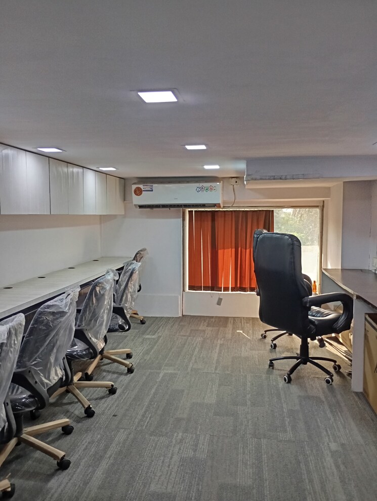 Team Area, haware-fantasia Commercial Office Space 500 Sq.Ft. In Vashi Sector 28 Navi Mumbai 8638335