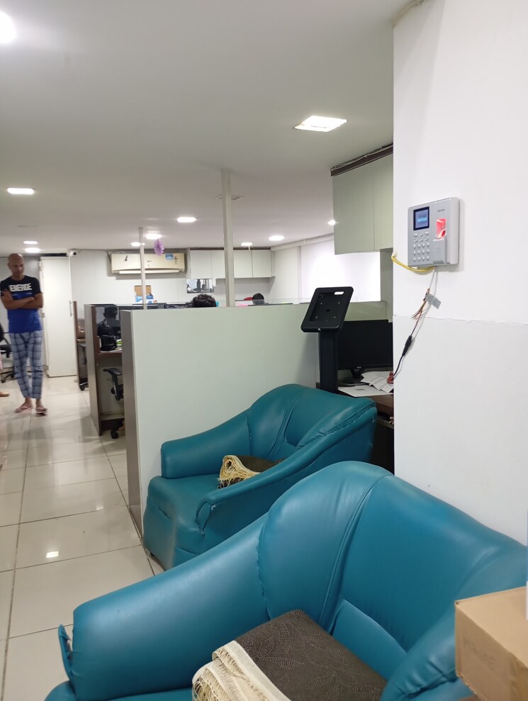 Team Area, haware-fantasia Commercial Office Space 1000 Sq.Ft. In Vashi Sector 28 Navi Mumbai 8638373