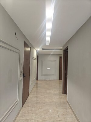 Building Lobby in 3 BHK Builder Floor at BPTP District 3, Sector 85 – for Sale