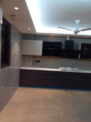 Kitchen in 3 BHK Builder Floor at BPTP District 3, Sector 85 – for Sale