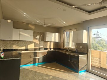Living Room in 3 BHK Builder Floor at BPTP District 3, Sector 85 – for Sale