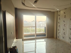 Room in 3 BHK Builder Floor at BPTP District 3, Sector 85 – for Sale