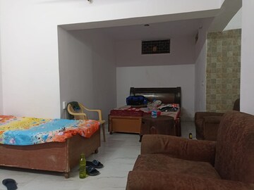 Bedroom in 2 BHK Apartment at Sector 37 – for Rent