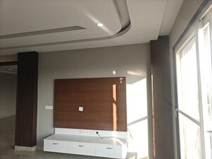 Furnished Amenities in 3 BHK Builder Floor at BPTP Park 81, Sector 81 – for Sale