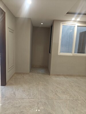 Building Lobby in 3 BHK Builder Floor at BPTP Park 81, Sector 81 – for Sale