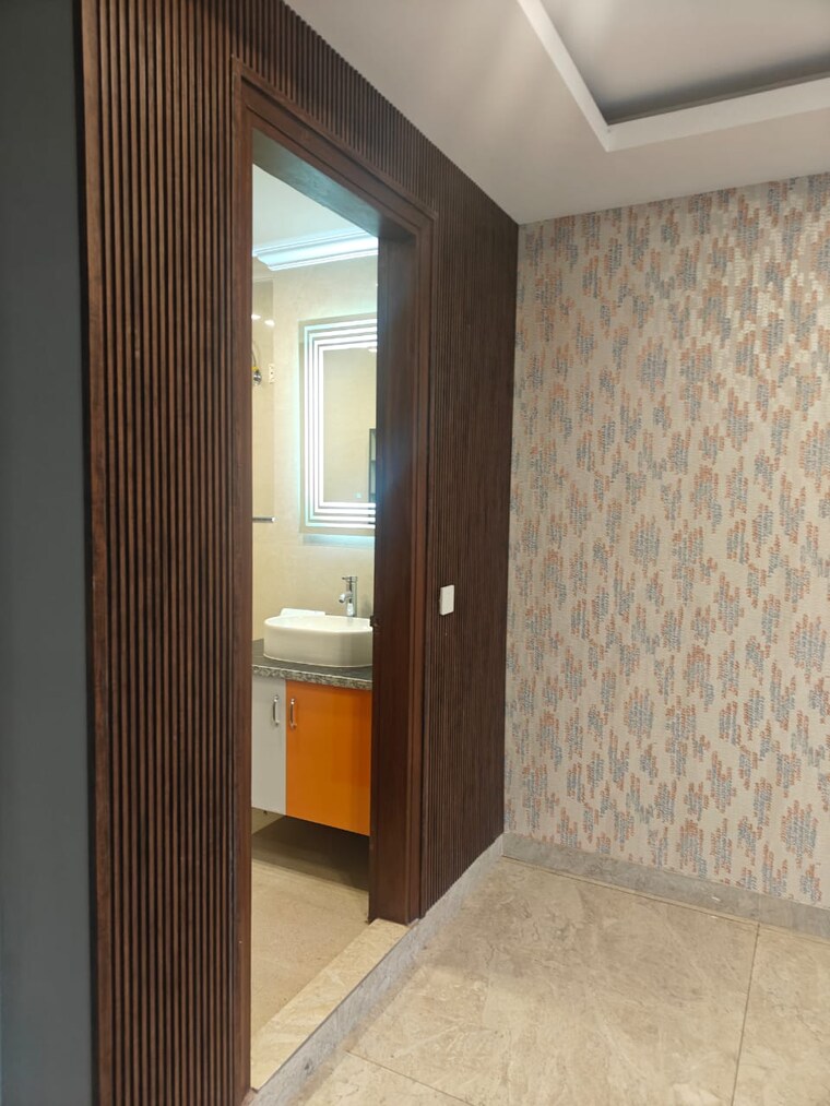 Room, bptp-park-81 3 Bedroom 279 Sq.Yd. Builder Floor In Sector 81 Faridabad 8638440