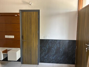 Furnished Amenities in 3 BHK Builder Floor at Aerocity – for Sale
