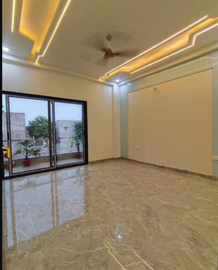 Room, sector 28 3 Bedroom 1800 Sq.Ft. Builder Floor In Sector 28 Faridabad 8638536