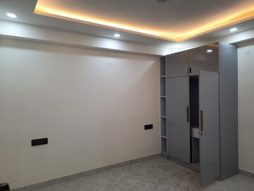 Room in 2 BHK Apartment at Sector 107 – for Sale