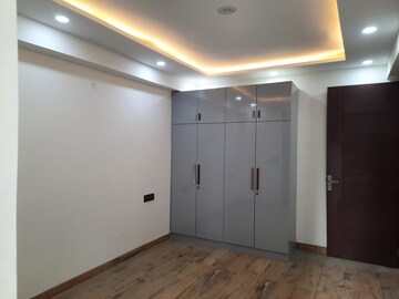 Room in 2 BHK Apartment at Sector 107 – for Sale