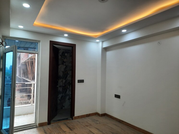 Room, sector 107 2 Bedroom 1055 Sq.Ft. Apartment In Sector 107 Noida 8638565