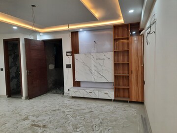 Room in 2 BHK Apartment at Sector 107 – for Sale