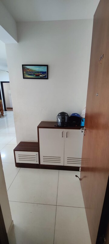 Furnished Amenities in 3 BHK Apartment at Shriram Luxor, Hennur Road – for Rent