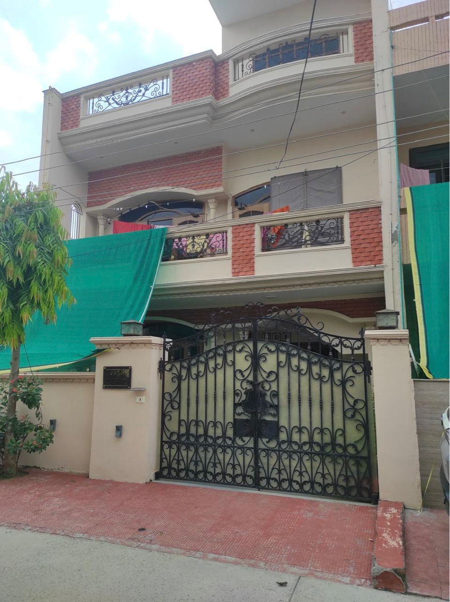 4 BHK + Pooja Room,Servant Room,Study Room,Extra Room Independent House For Sale in Sector 16