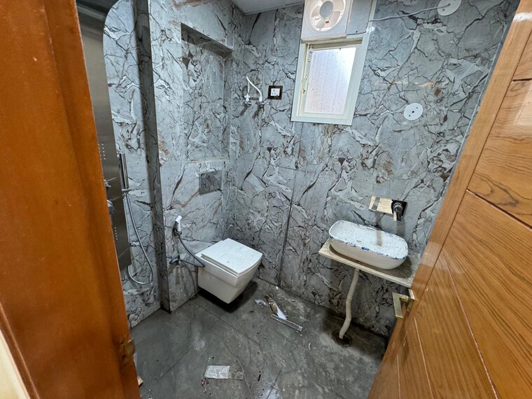 Bathroom, sector 70 2 Bedroom 1050 Sq.Ft. Builder Floor In Sector 70 Noida 8638615