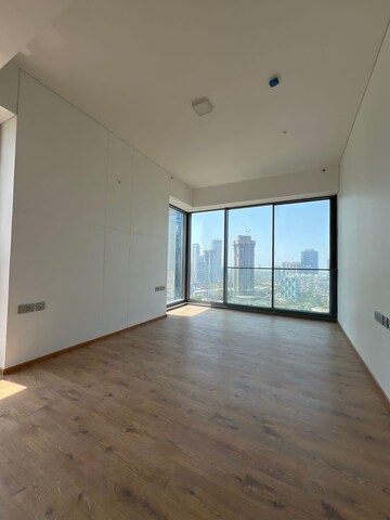 Room in 4 BHK Apartment at Rustomjee Crown, Prabhadevi – for Rent