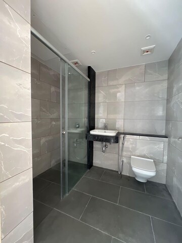 Bathroom in 4 BHK Apartment at Rustomjee Crown, Prabhadevi – for Rent