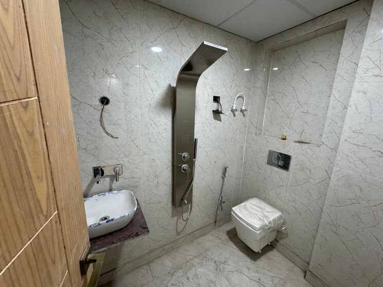Attached Bathroom, sector 70 2 Bedroom 1000 Sq.Ft. Builder Floor In Sector 70 Noida 8638624