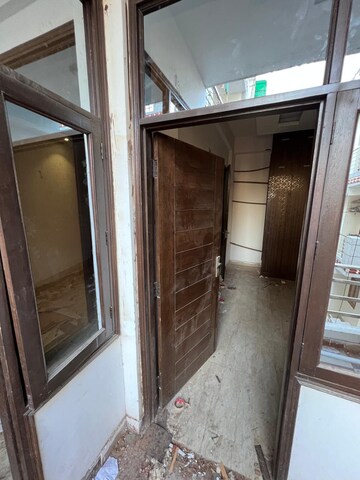 Room in 3 BHK Builder Floor at Sector 74 – for Sale