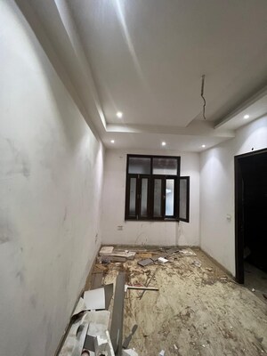 Room in 3 BHK Builder Floor at Sector 74 – for Sale