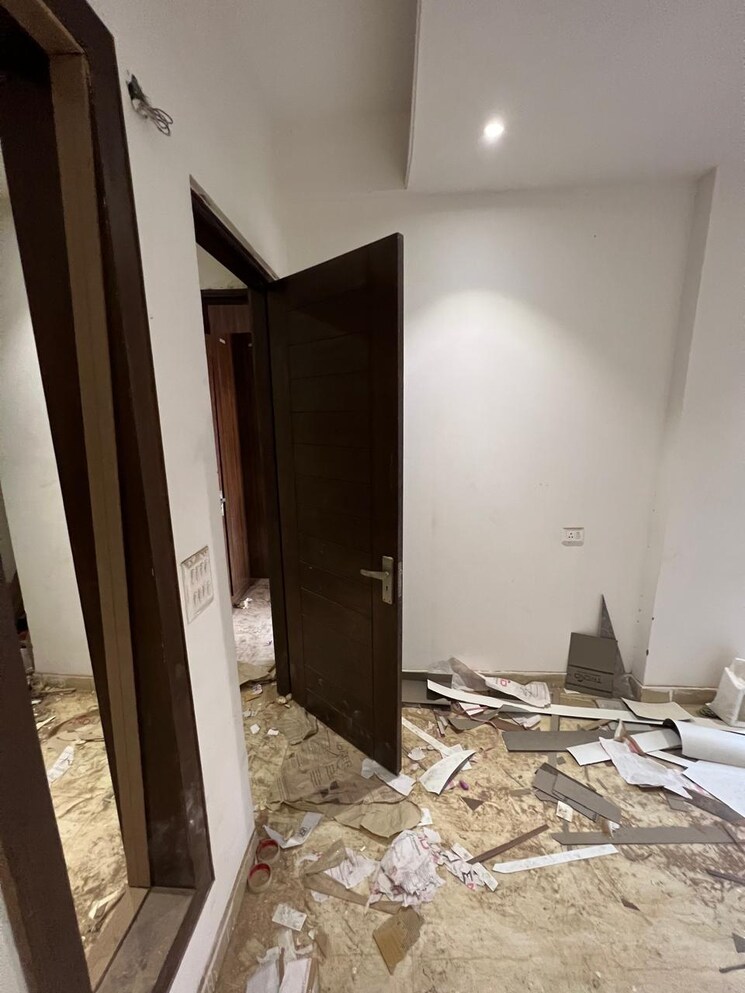 Room, sector 74 3 Bedroom 1550 Sq.Ft. Builder Floor In Sector 74 Noida 8638646