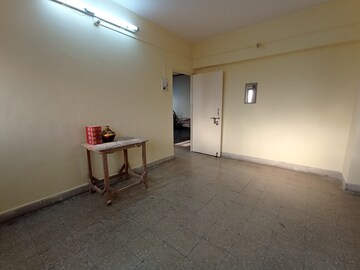Room in 1 BHK Apartment at Narayan Peth – for Sale
