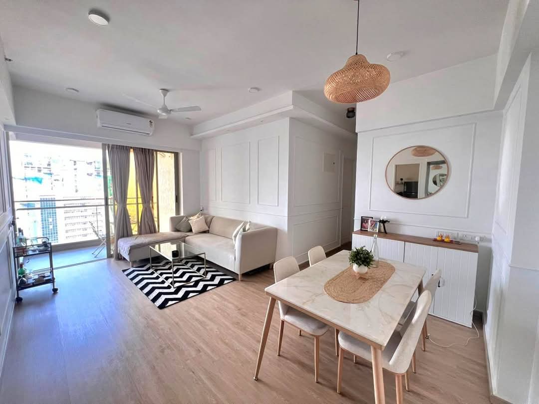 2 BHK Apartment For Rent in Transcon Triumph Tower