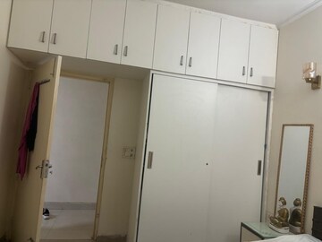 Furnished Amenities in 3 BHK Apartment at Amrapali Sapphire, Sector 45 – for Rent