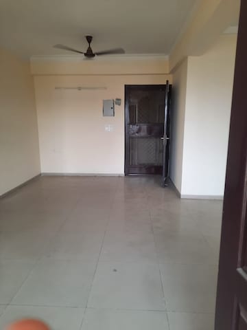 Room in 2.5 BHK Apartment at Ascent Savy Ville De, Raj Nagar Extension – for Sale