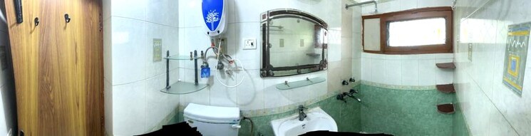 Bathroom, vijayant-enclave 3 Bedroom 2000 Sq.Ft. Apartment In Sector 29 Noida 8638670