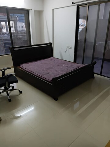 Room in 2 BHK Apartment at Gulmohar Goldcoast, Kharadi – for Rent