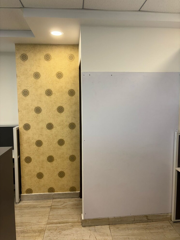 undefined, ithums-62 Commercial Office Space in IT/SEZ 740 Sq.Ft. In Sector 62 Noida 8638676