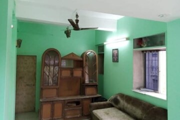 Living Room in 1 BHK Apartment at Matunga West – for Rent