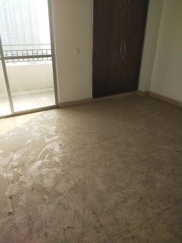 Furnished Amenities in 3 BHK Apartment at Panchsheel Greens II, Sector 16 Greater Noida – for Rent