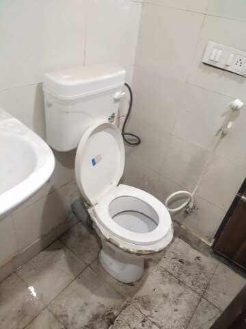 Bathroom in 3 BHK Apartment at Panchsheel Greens II, Sector 16 Greater Noida – for Rent