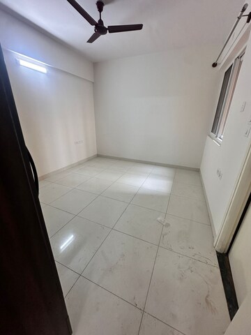 Room in 2 BHK Apartment at Salarpuria Sattva Exotic, Kogilu – for Rent