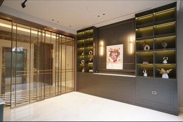 Room in 3 BHK Builder Floor at Sector 33 – for Rent
