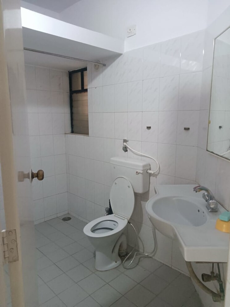 Bathroom, la-chapelle 4 Bedroom 1800 Sq.Ft. Independent House In Baner Pune 8638824
