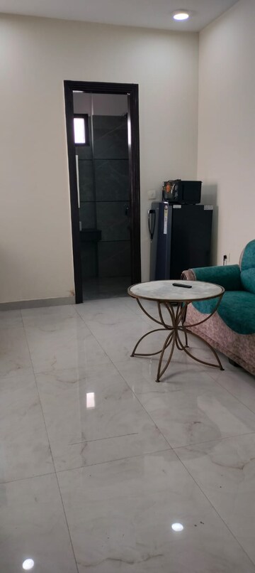 Living Room in 1 BHK Builder Floor at Ansal Sushant Lok I, Sector 43 – for Rent
