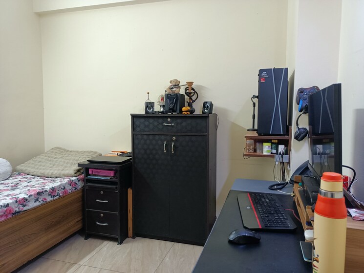 Room, gaur-city-2-14th-avenue 2 Bedroom 955 Sq.Ft. Apartment In Sector 16c Greater Noida Greater Noida 8638871